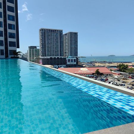Jesselton Quay By Miraton Lodge 1 コタキナバル エクステリア 写真